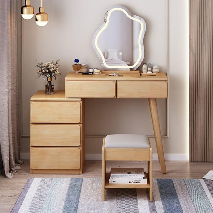 Bàn Trang Điểm Gỗ Tinh Tế – Góc Làm Đẹp Đầy Cảm Hứng