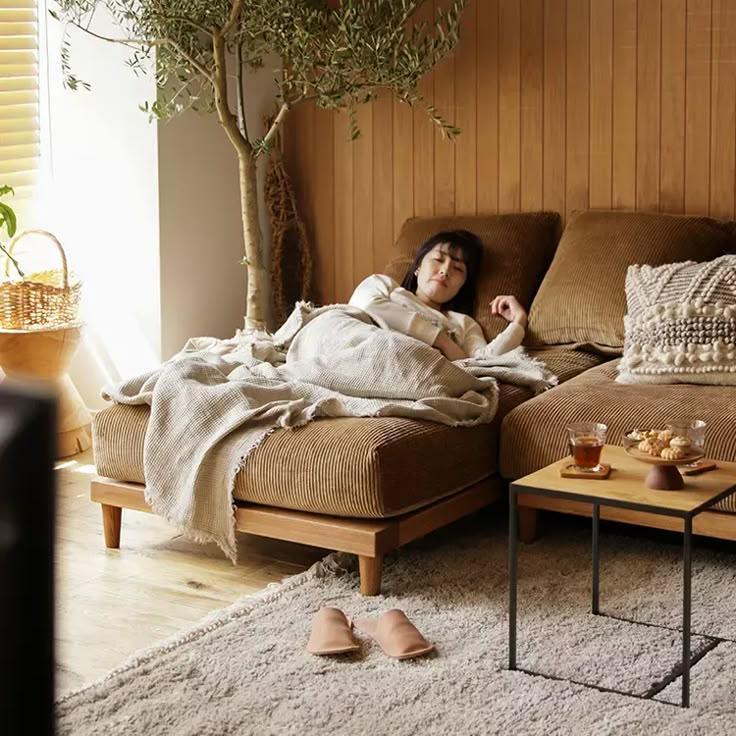 Nội thất gỗ óc chó tự nhiên tại Đà Lạt, Lâm Đồng